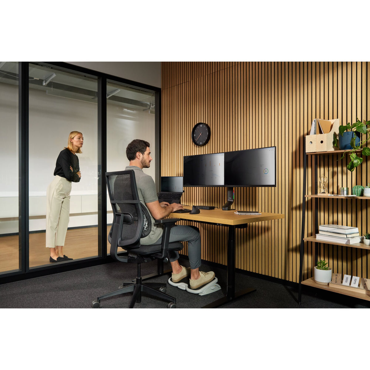 Kensington 2-way Removable Privacy Screen Filter for 13.3" Laptops 16:10